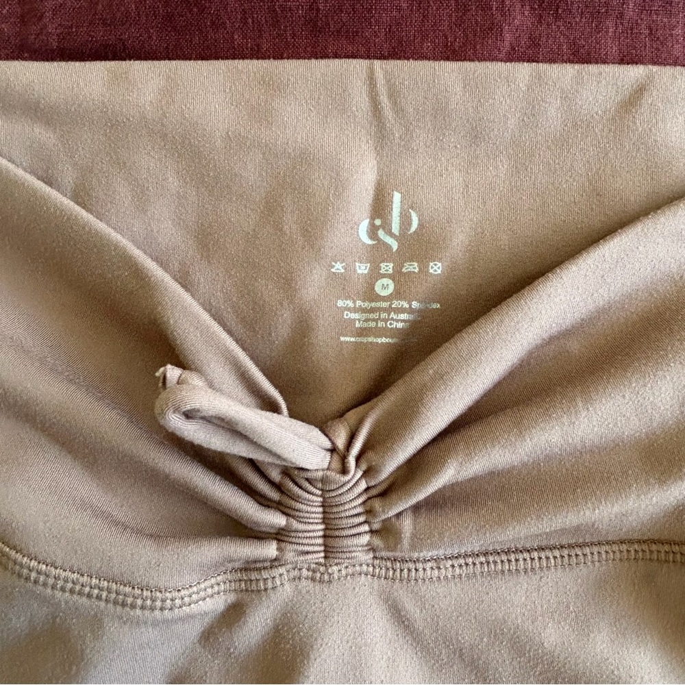 CSB Crop Shop Boutique Serenity Drawstring Leggings in Dune Size M - Picture 2 of 4